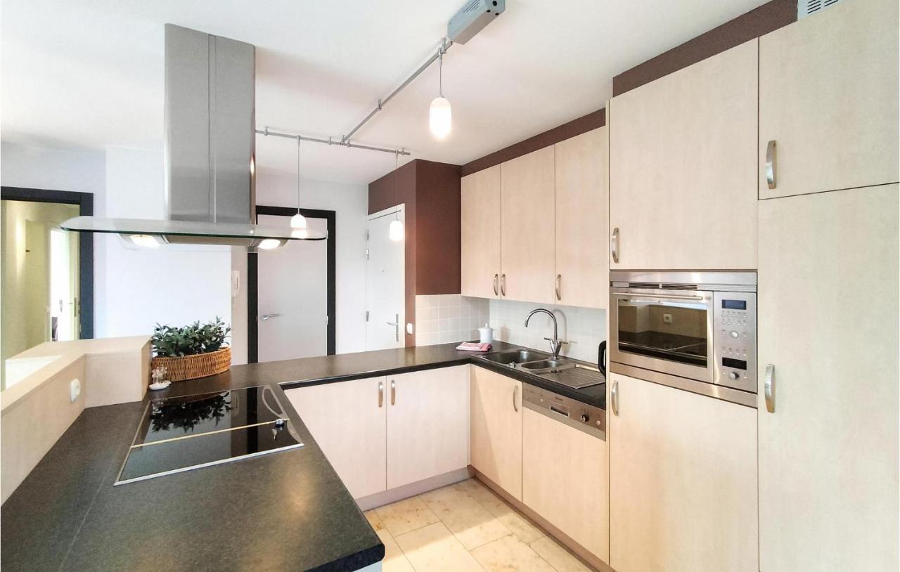 Nice Apartment In Bredene With Kitchen ภายนอก รูปภาพ